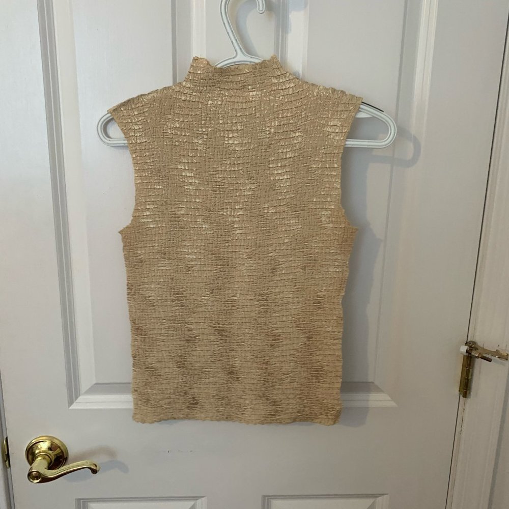 Neutral Textured Sleeveless Mock Neck Top - Picture 4 of 4